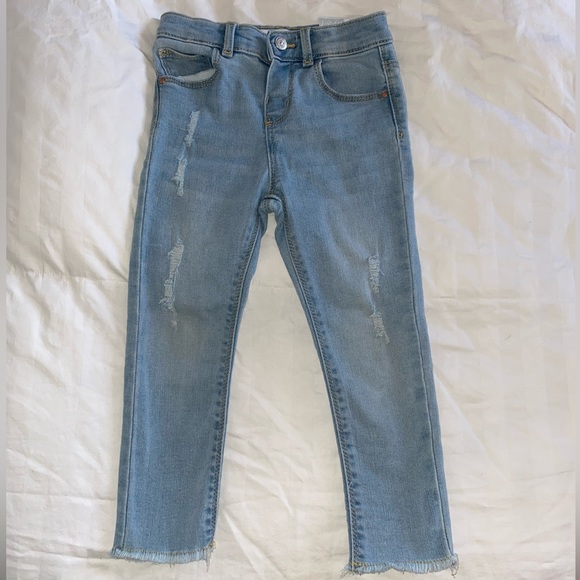 Bundle 4 pairs of toddler jeans ❤️ - Picture 10 of 15